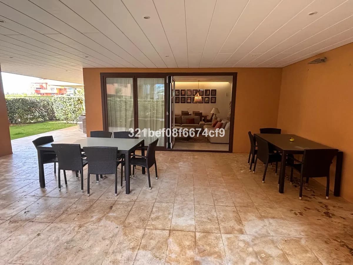 3 Bedroom Ground Floor Apartment for Sale in Sotogrande, Cádiz - Image 8