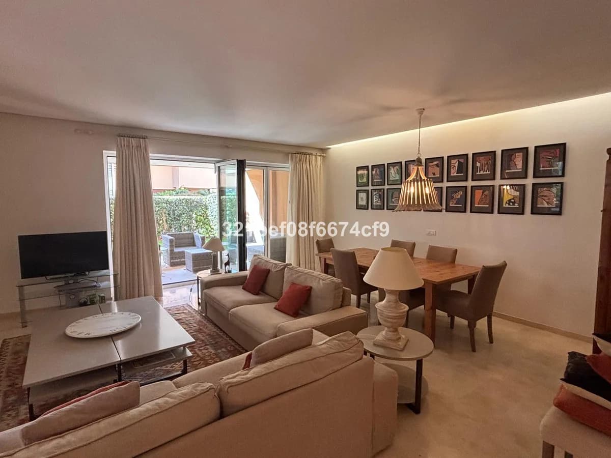 3 Bedroom Ground Floor Apartment for Sale in Sotogrande, Cádiz - Image 9