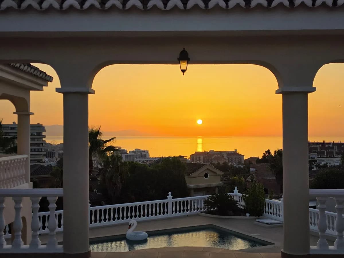 5 Bedroom Detached Villa for Sale in Torrequebrada, Málaga - Image 6