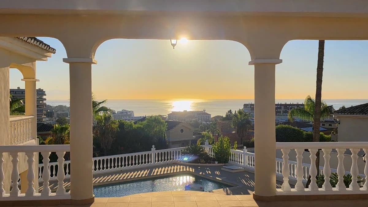 5 Bedroom Detached Villa for Sale in Torrequebrada, Málaga - Image 9