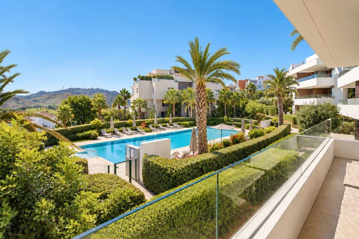 3 Bedroom Middle Floor Apartment for Sale in Los Arqueros, Málaga