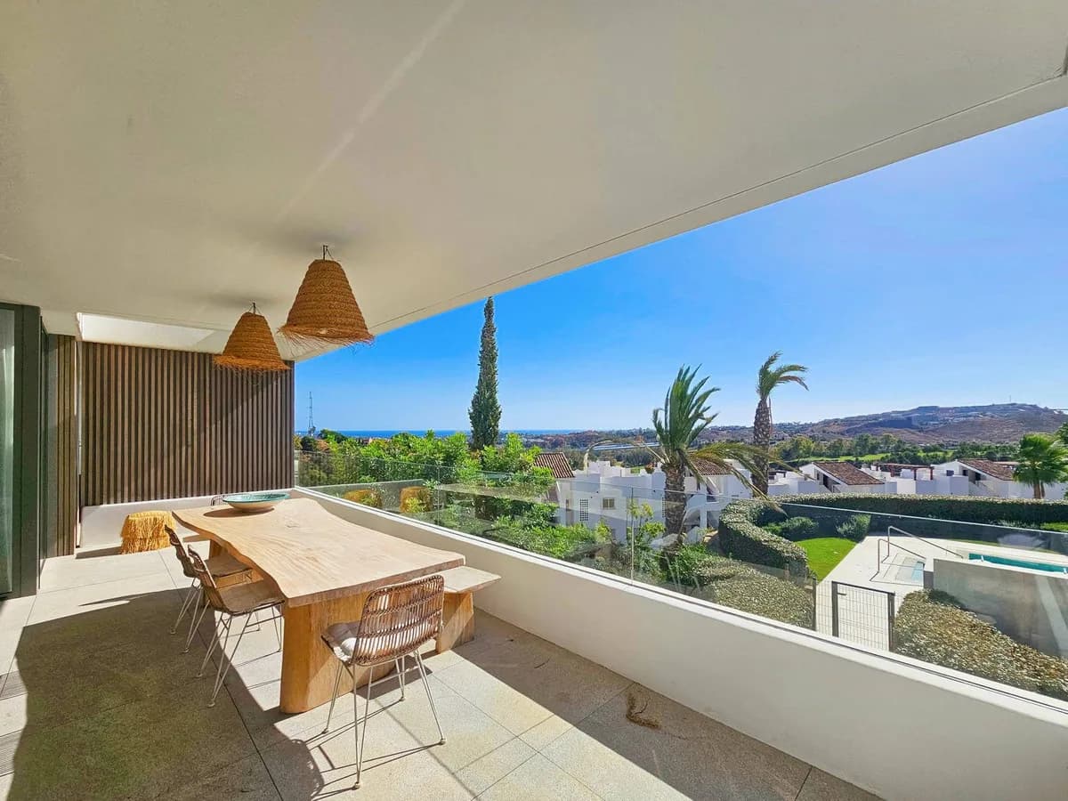 3 Bedroom Middle Floor Apartment for Sale in Los Arqueros, Málaga - Image 6