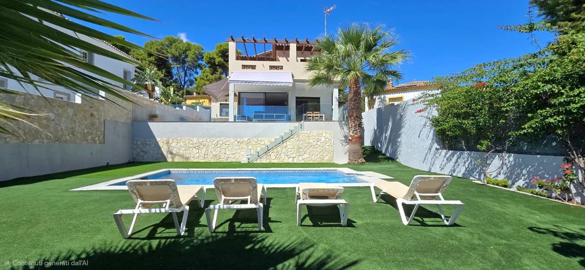 5 Bedroom Detached Villa for Sale in Torremolinos, Málaga - Image 2