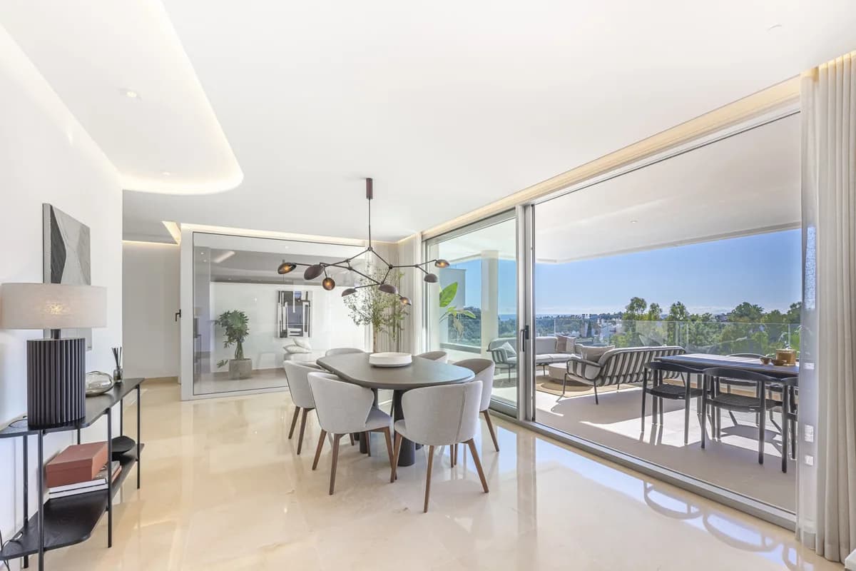 3 Bedroom Penthouse Duplex for Sale in Benahavís, Málaga - Image 2