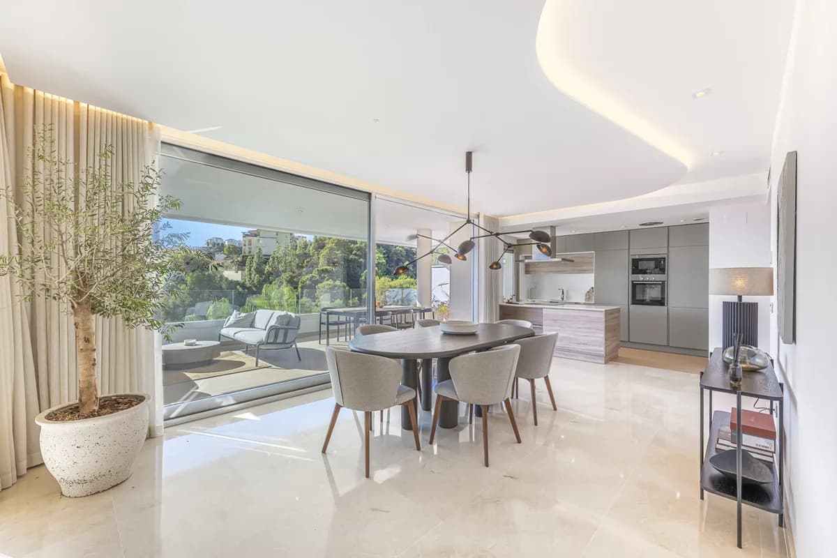 3 Bedroom Penthouse Duplex for Sale in Benahavís, Málaga - Image 3