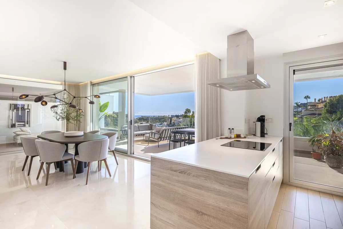 3 Bedroom Penthouse Duplex for Sale in Benahavís, Málaga - Image 4