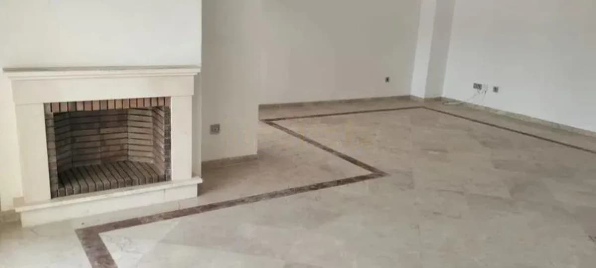 3 Bedroom Middle Floor Apartment for Sale in San Roque, Cádiz - Image 2
