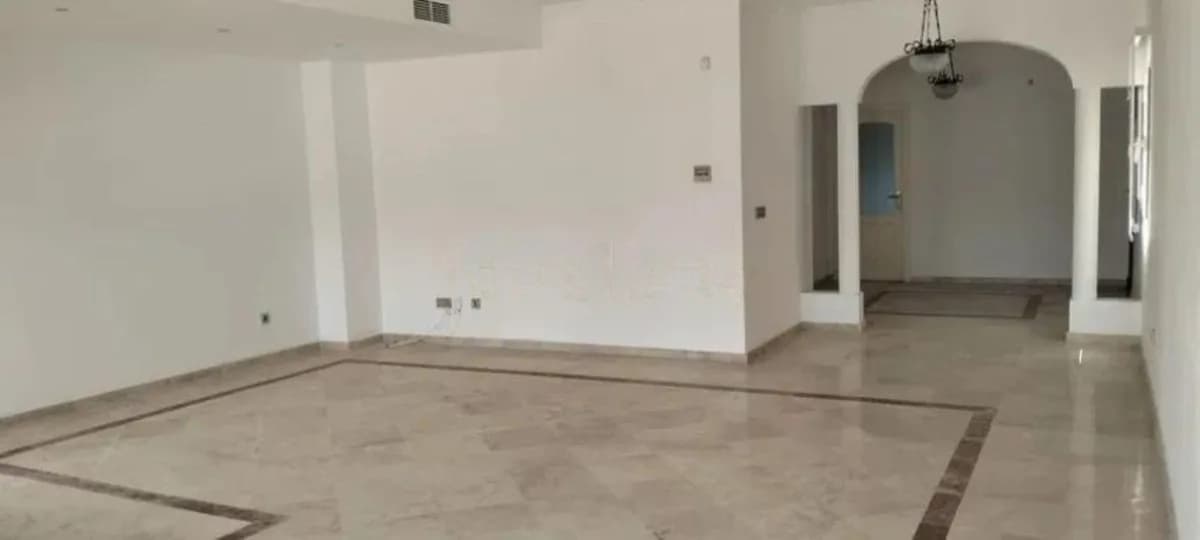 3 Bedroom Middle Floor Apartment for Sale in San Roque, Cádiz - Image 5