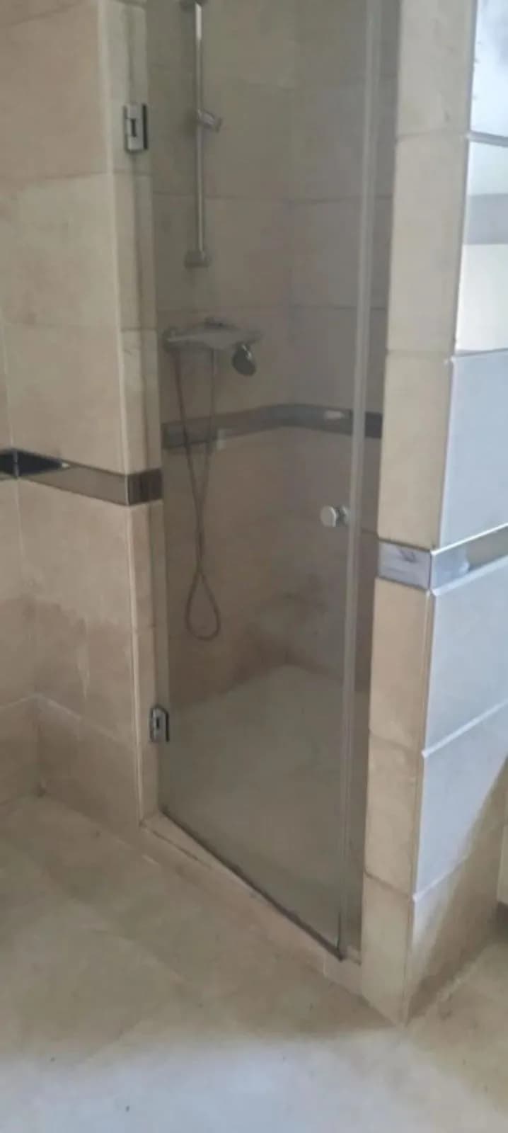 3 Bedroom Middle Floor Apartment for Sale in San Roque, Cádiz - Image 9