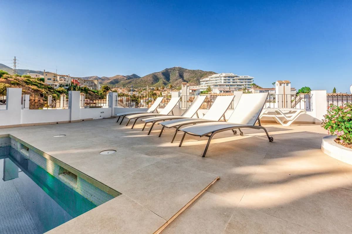 5 Bedroom Detached Villa for Sale in Torreblanca, Málaga - Image 8