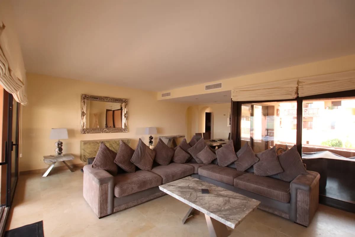 3 Bedroom Penthouse for Sale in La Duquesa, Málaga - Image 3