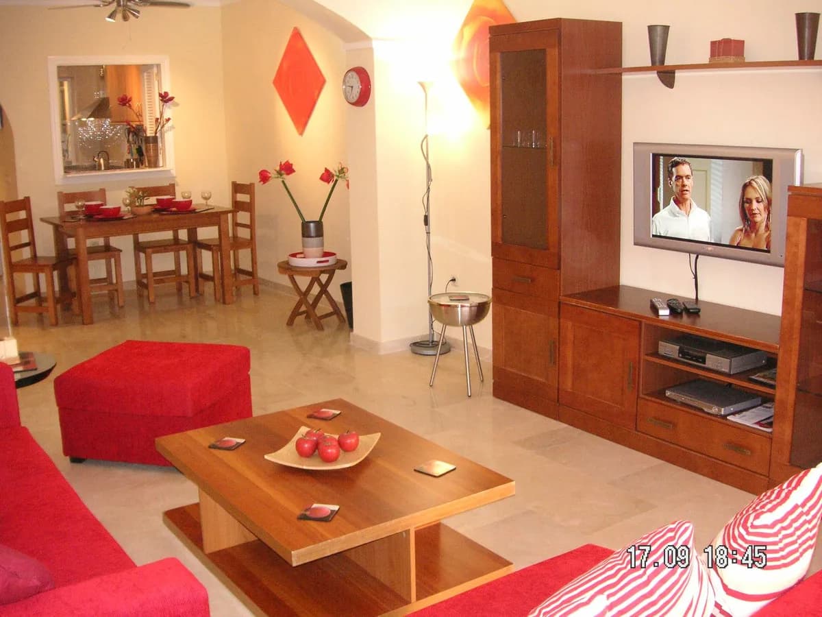 2 Bedroom Ground Floor Apartment for Sale in Elviria, Málaga - Image 5