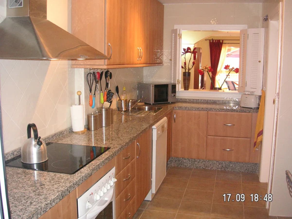 2 Bedroom Ground Floor Apartment for Sale in Elviria, Málaga - Image 6