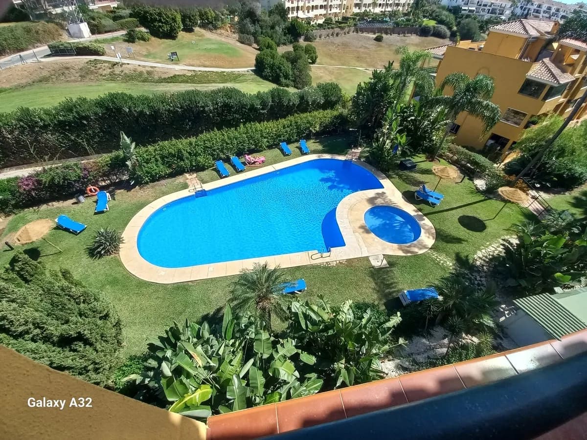2 Bedroom Top Floor Apartment for Sale in Riviera del Sol, Málaga - Image 4