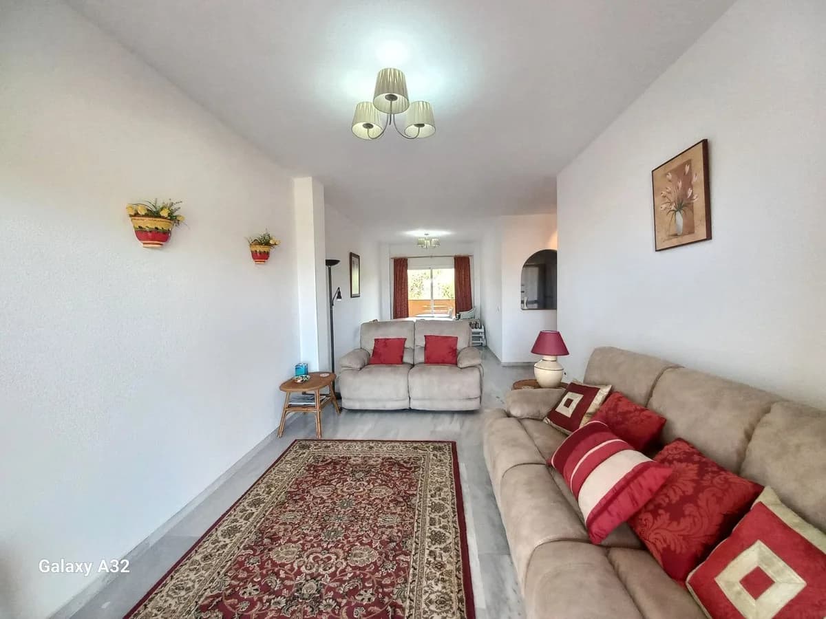 2 Bedroom Top Floor Apartment for Sale in Riviera del Sol, Málaga - Image 6