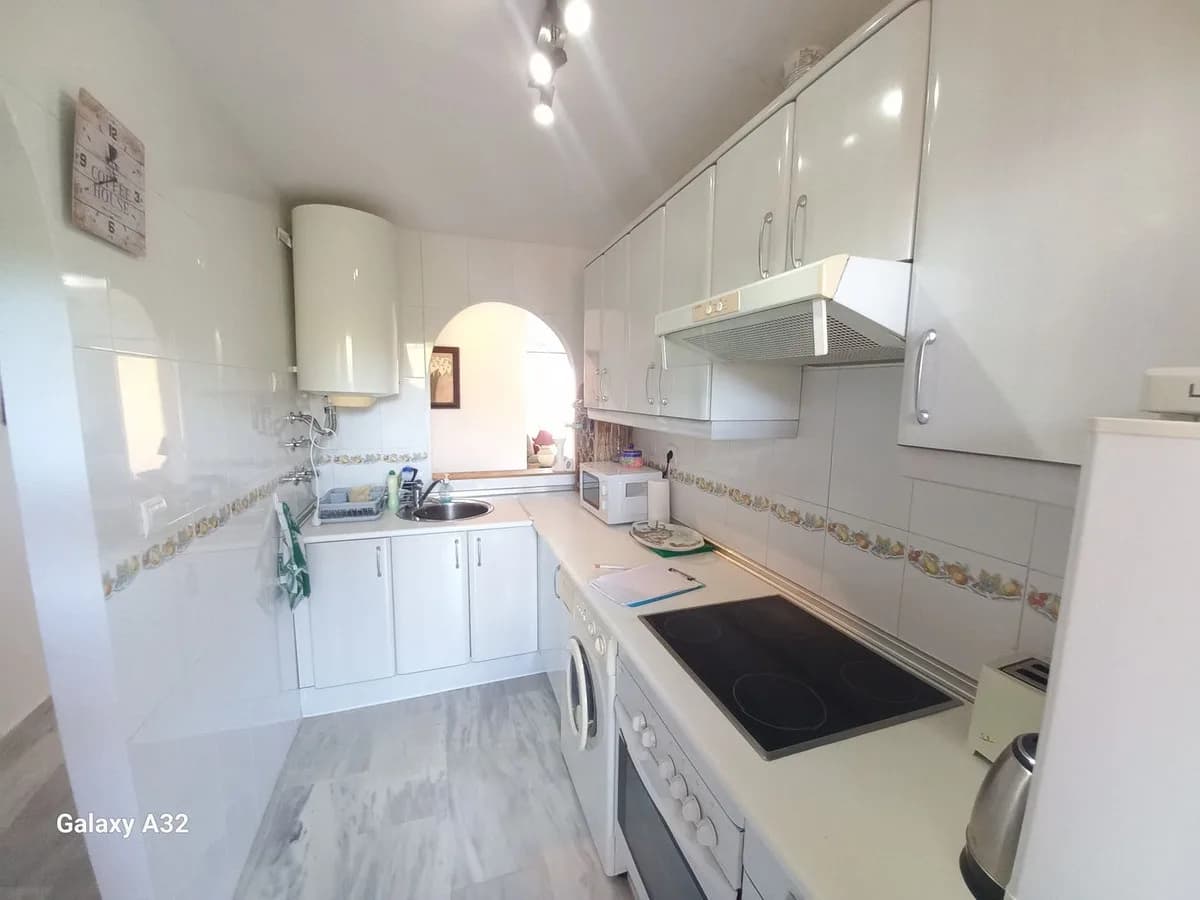 2 Bedroom Top Floor Apartment for Sale in Riviera del Sol, Málaga - Image 7