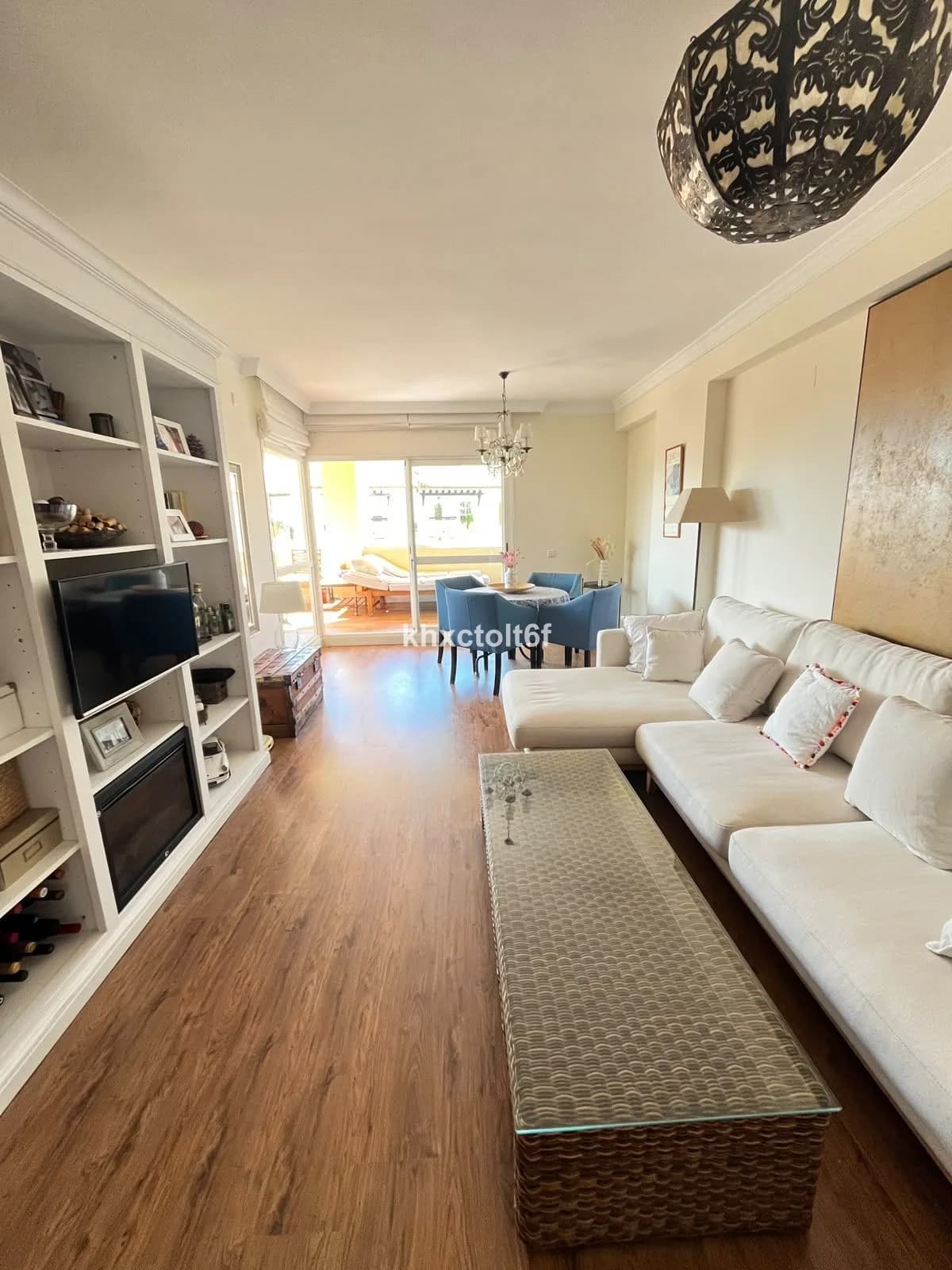 2 Bedroom Middle Floor Apartment for Sale in Marbella, Málaga - Image 6