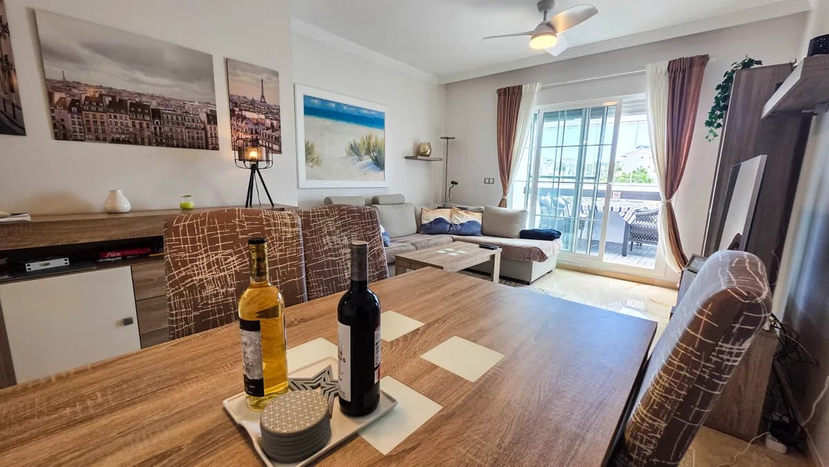 2 Bedroom Penthouse for Sale in San Luis de Sabinillas, Málaga - Image 3