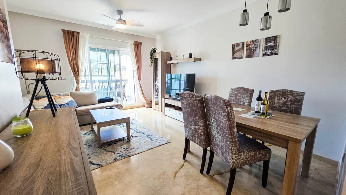 2 Bedroom Penthouse for Sale in San Luis de Sabinillas, Málaga - Image 7