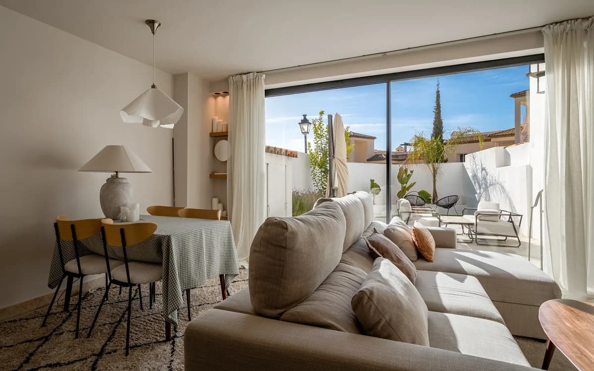 2 Bedroom Townhouse for Sale in Nueva Andalucía, Málaga - Image 3