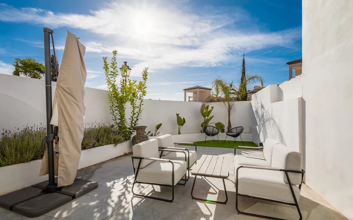 2 Bedroom Townhouse for Sale in Nueva Andalucía, Málaga - Image 4