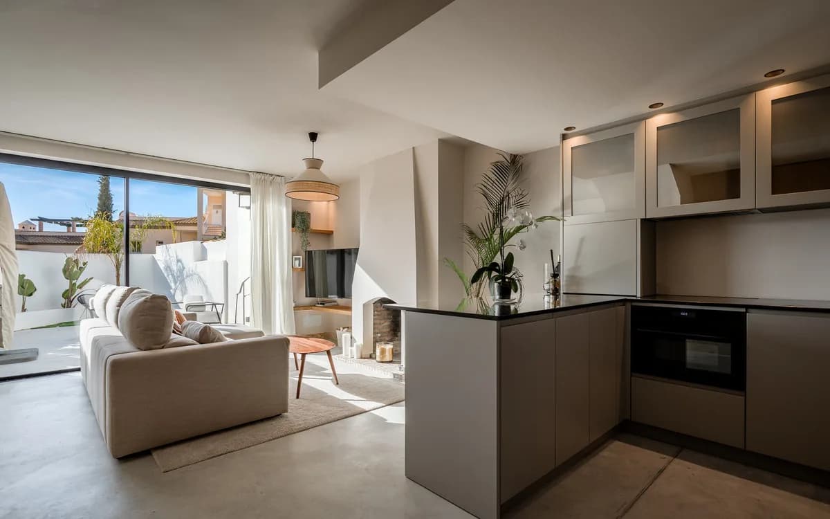 2 Bedroom Townhouse for Sale in Nueva Andalucía, Málaga - Image 5