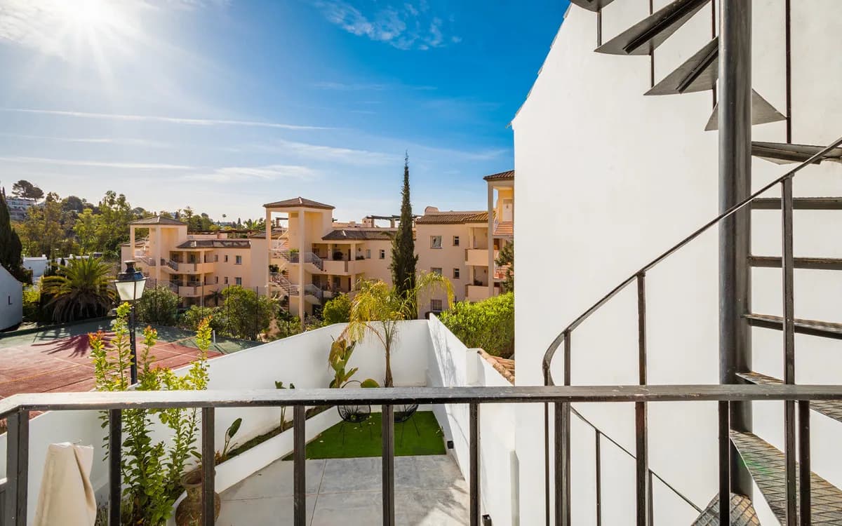 2 Bedroom Townhouse for Sale in Nueva Andalucía, Málaga - Image 8