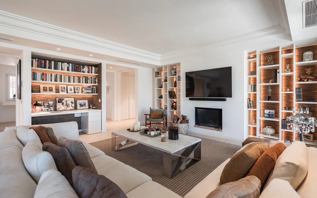 3 Bedroom Penthouse Duplex for Sale in Nueva Andalucía, Málaga - Image 2