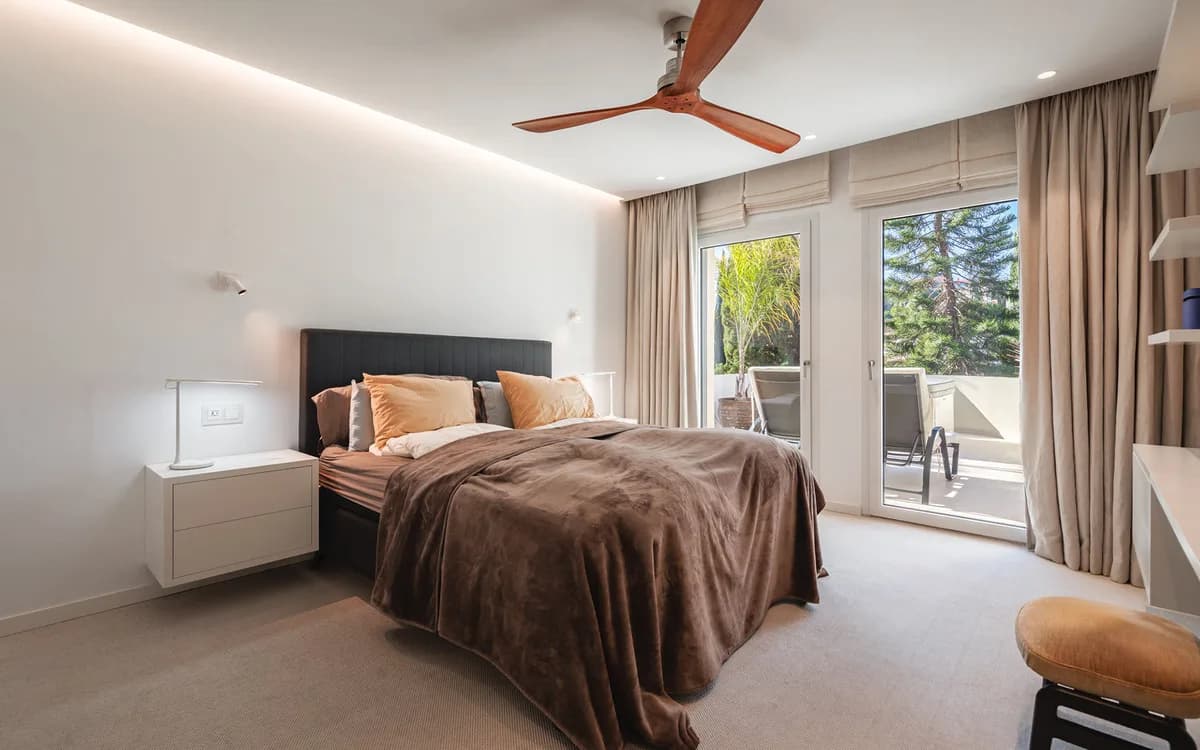 3 Bedroom Penthouse Duplex for Sale in Nueva Andalucía, Málaga - Image 4