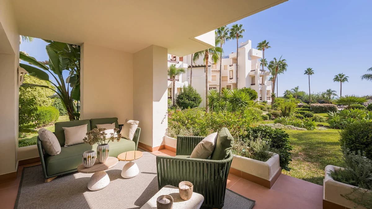 3 Bedroom Ground Floor Apartment for Sale in Estepona, Málaga