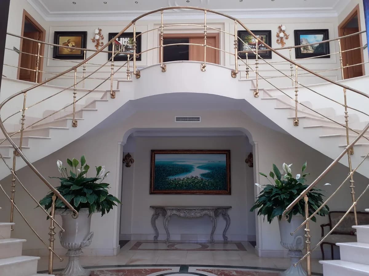 4 Bedroom Detached Villa for Sale in Estepona, Málaga - Image 3