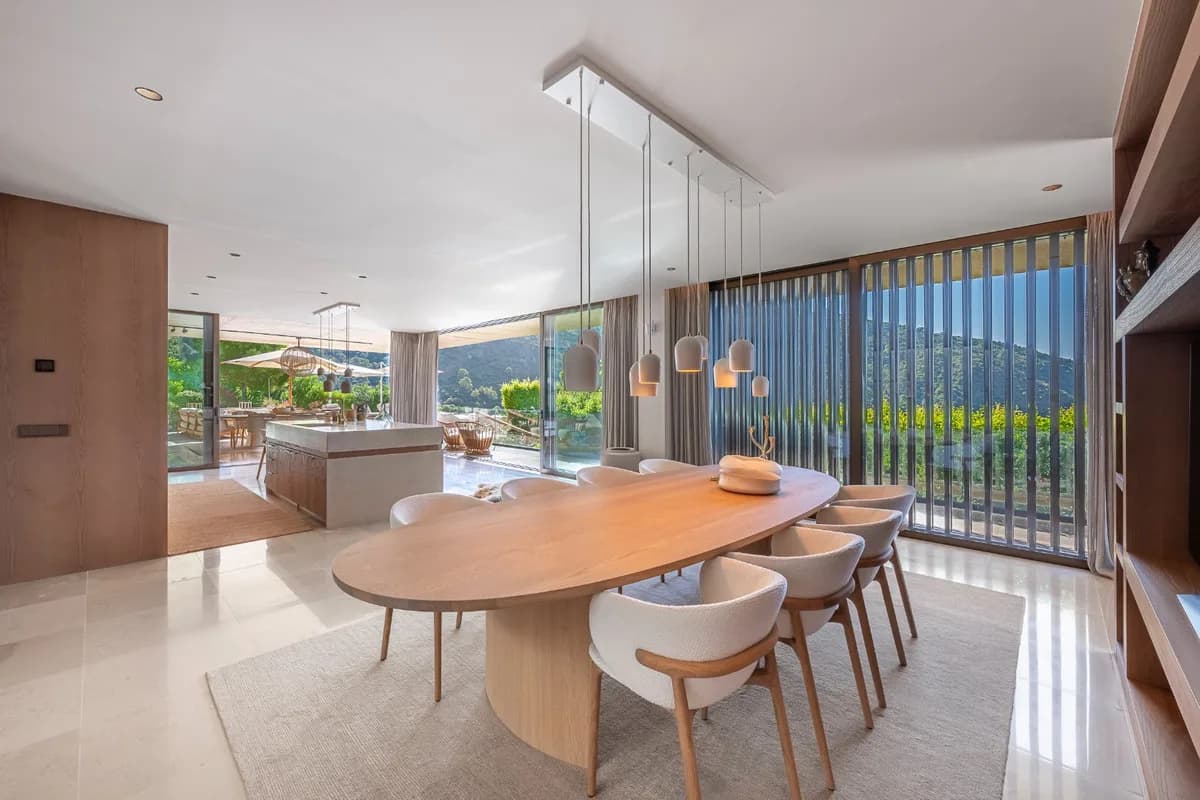 4 Bedroom Detached Villa for Sale in Benahavís, Málaga - Image 7