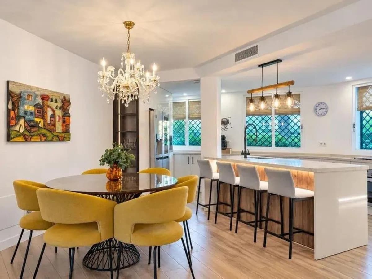 4 Bedroom Townhouse for Sale in Nueva Andalucía, Málaga - Image 7