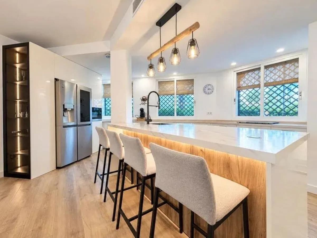 4 Bedroom Townhouse for Sale in Nueva Andalucía, Málaga - Image 9