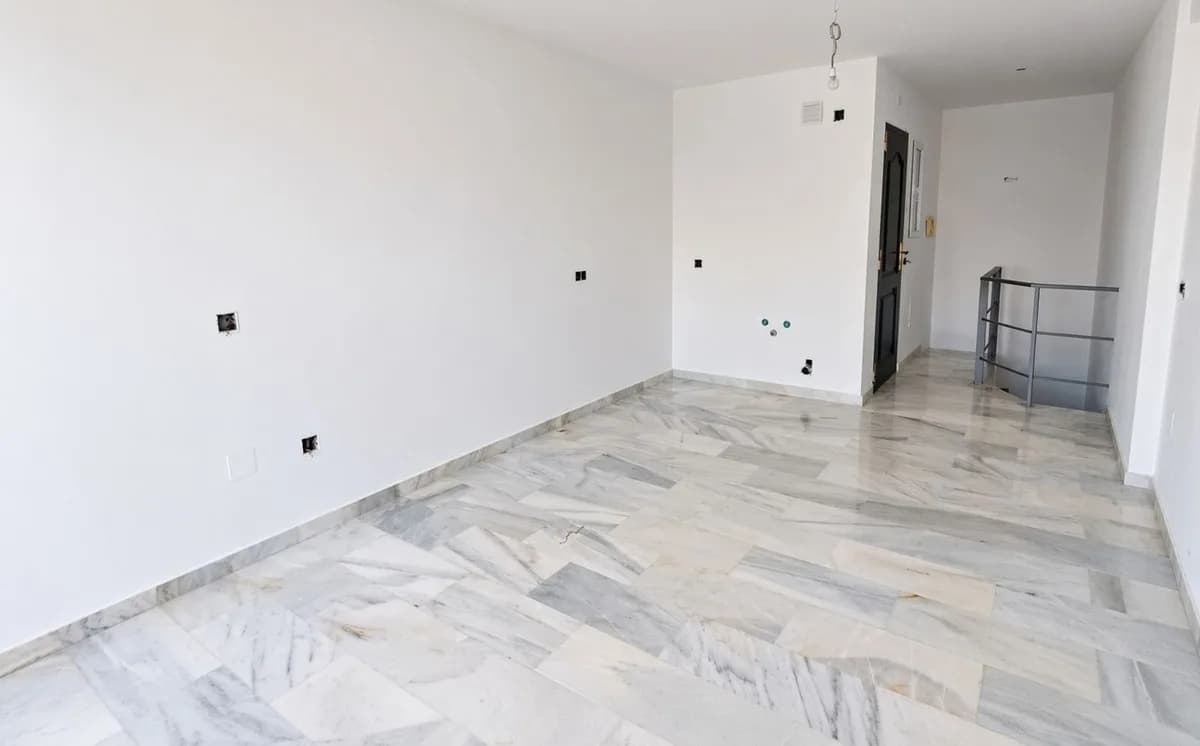 1 Bedroom Penthouse Duplex for Sale in Estepona, Málaga - Image 9