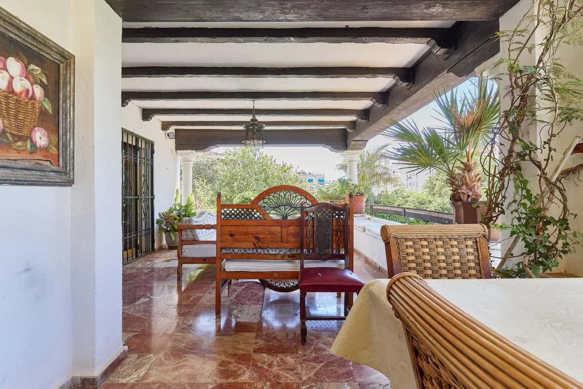 8 Bedroom Detached Villa for Sale in Marbella, Málaga - Image 3