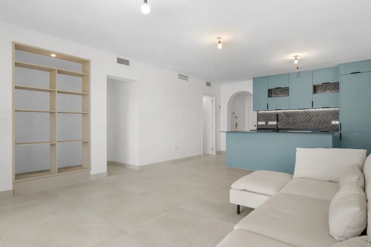3 Bedroom Ground Floor Apartment for Sale in Nueva Andalucía, Málaga - Image 8