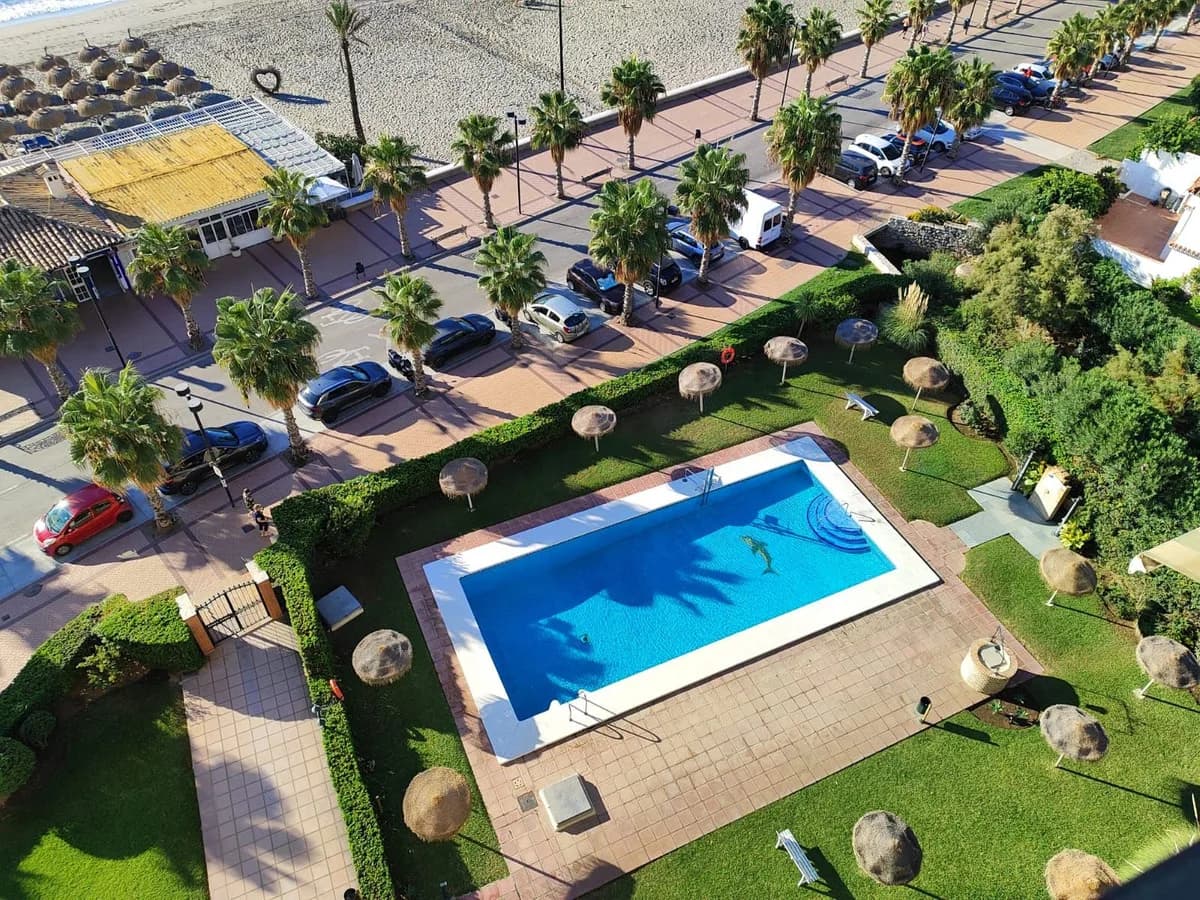 21 Bedroom Top Floor Apartment for Sale in Fuengirola, Málaga - Image 2