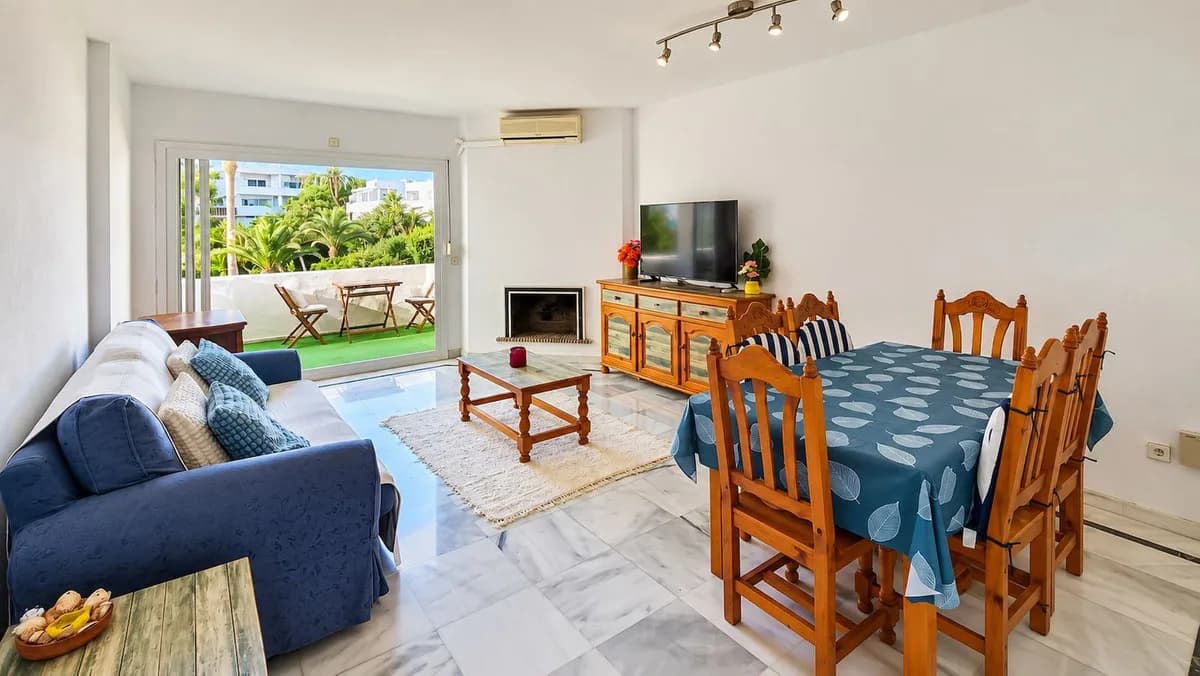 2 Bedroom Top Floor Apartment for Sale in La Duquesa, Málaga - Image 7