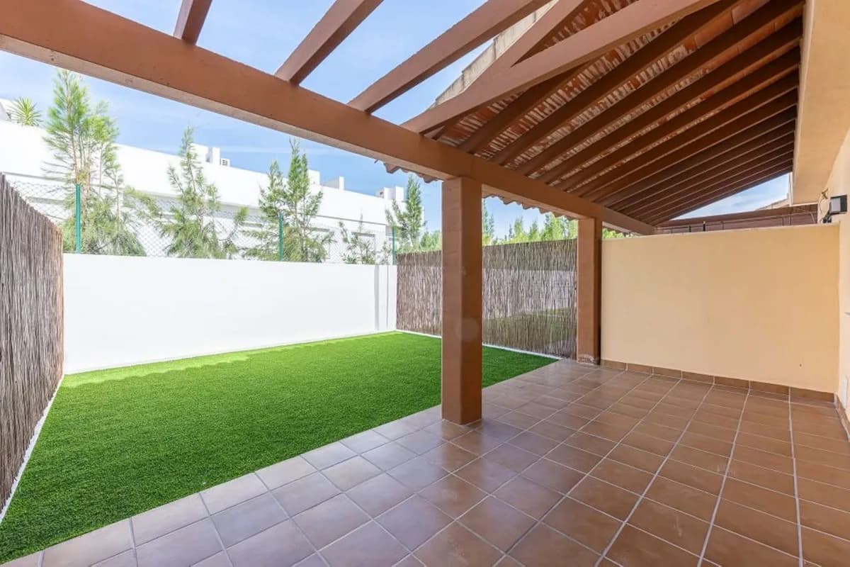 5 Bedroom Semi-Detached House for Sale in Calahonda, Málaga