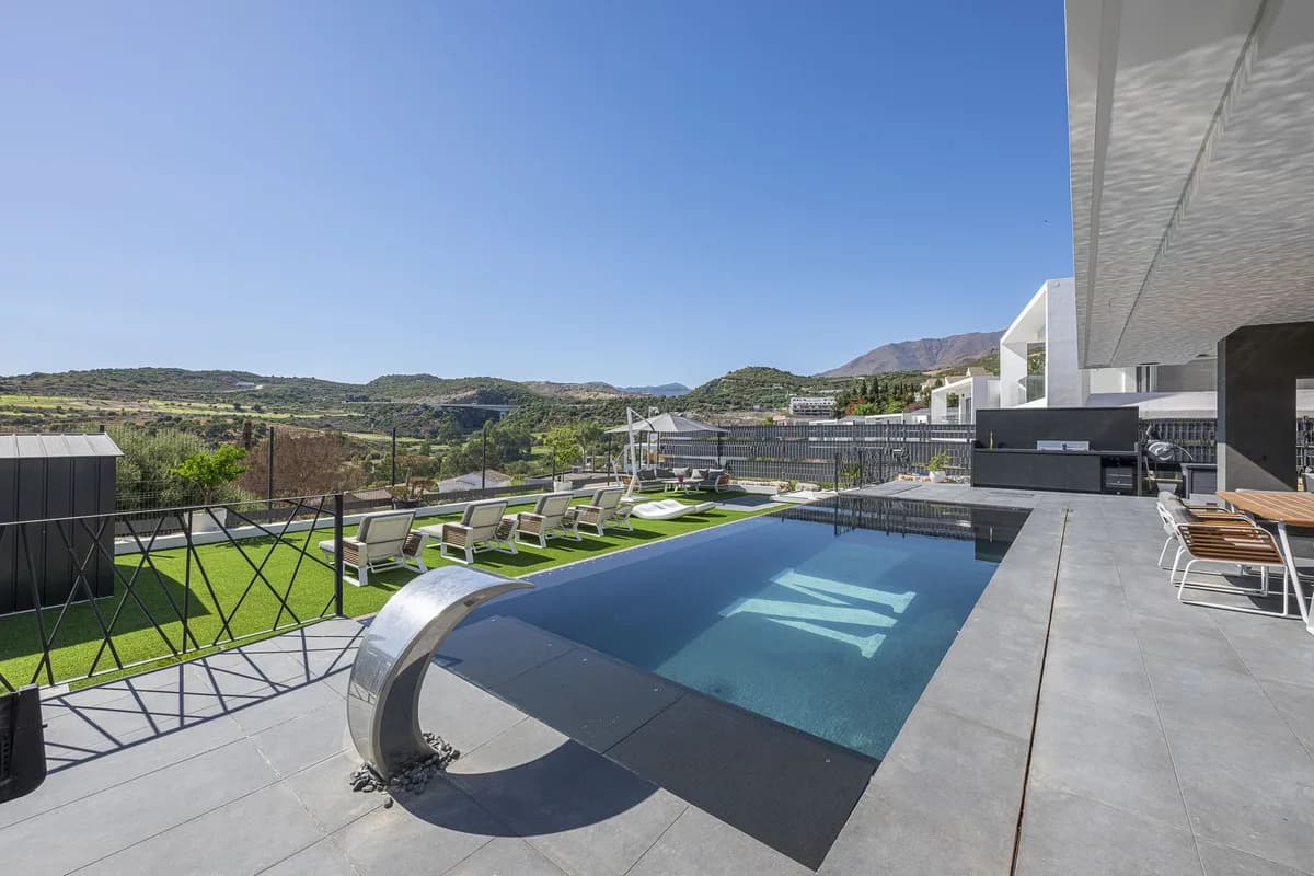 3 Bedroom Detached Villa for Sale in Valle Romano, Málaga - Image 2