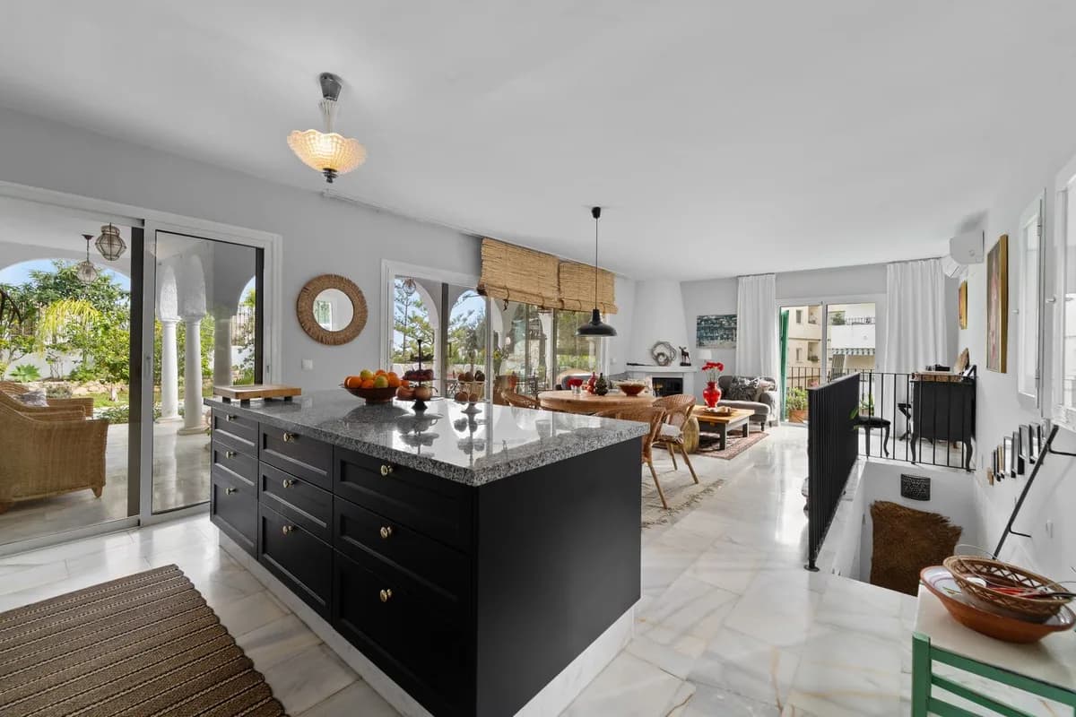 4 Bedroom Detached Villa for Sale in Mijas, Málaga - Image 6