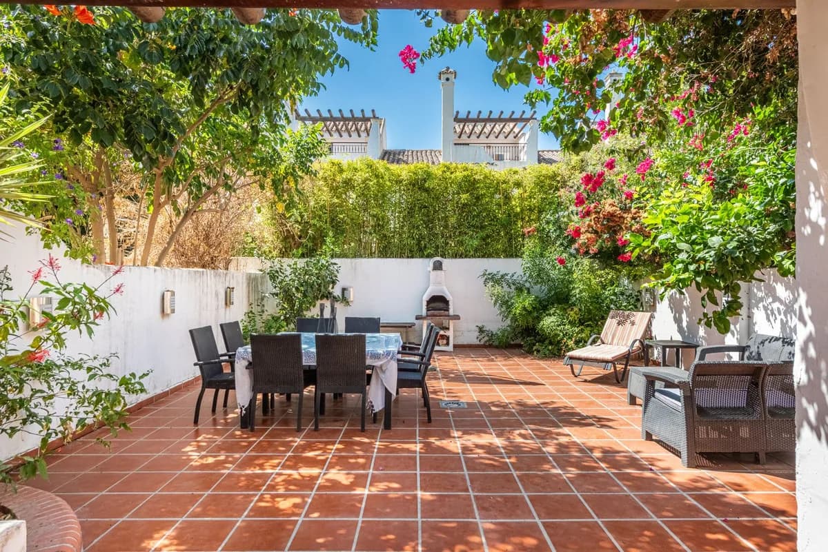 4 Bedroom Townhouse for Sale in Nueva Andalucía, Málaga - Image 7