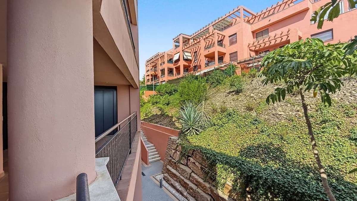 2 Bedroom Middle Floor Apartment for Sale in Mijas Costa, Málaga - Image 5