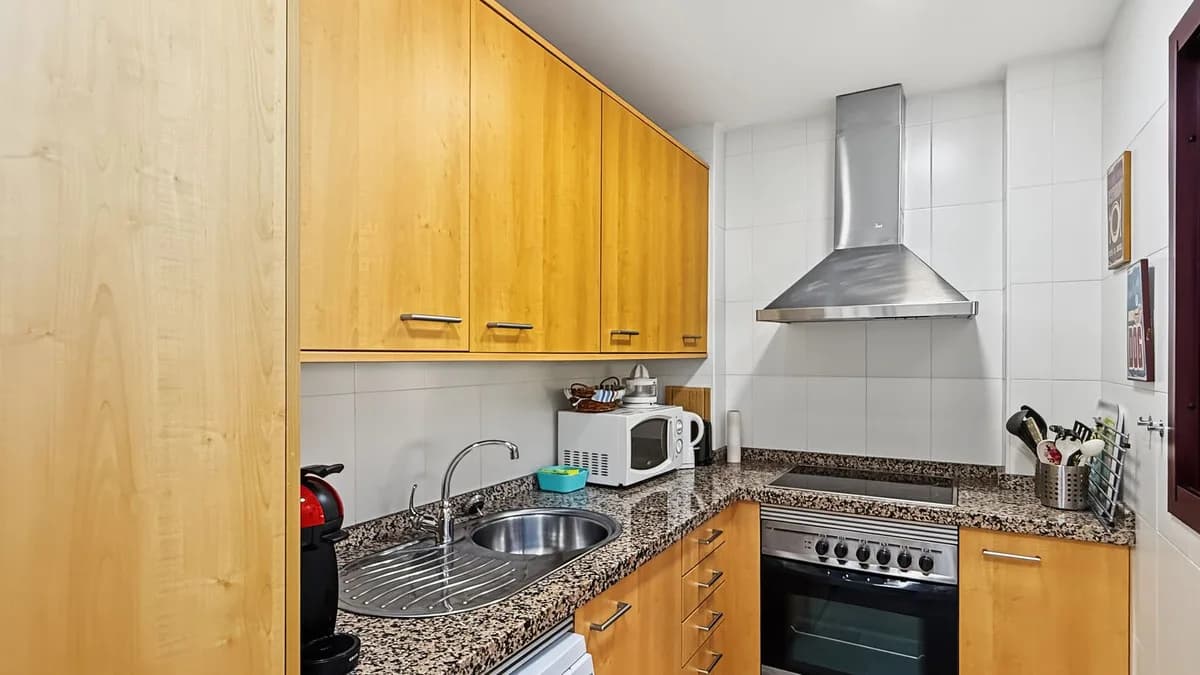 2 Bedroom Middle Floor Apartment for Sale in Mijas Costa, Málaga - Image 8