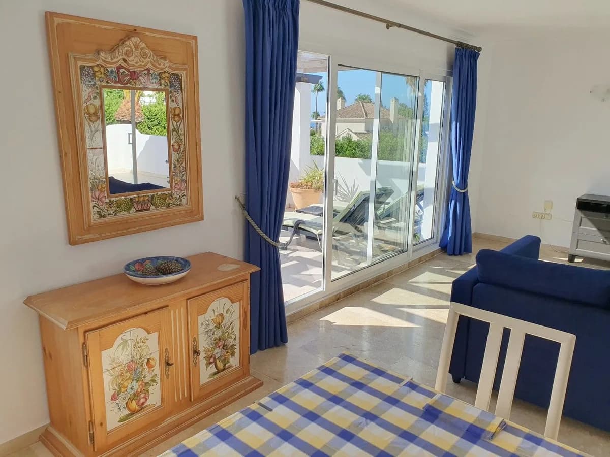 2 Bedroom Penthouse for Sale in El Paraiso, Málaga - Image 6