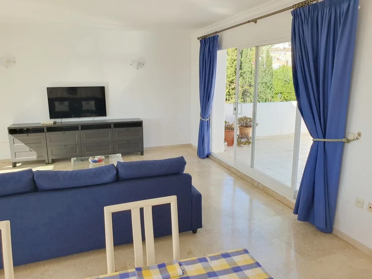2 Bedroom Penthouse for Sale in El Paraiso, Málaga - Image 9