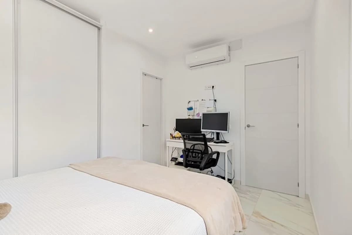 2 Bedroom Ground Floor Apartment for Sale in Marbella, Málaga - Image 8