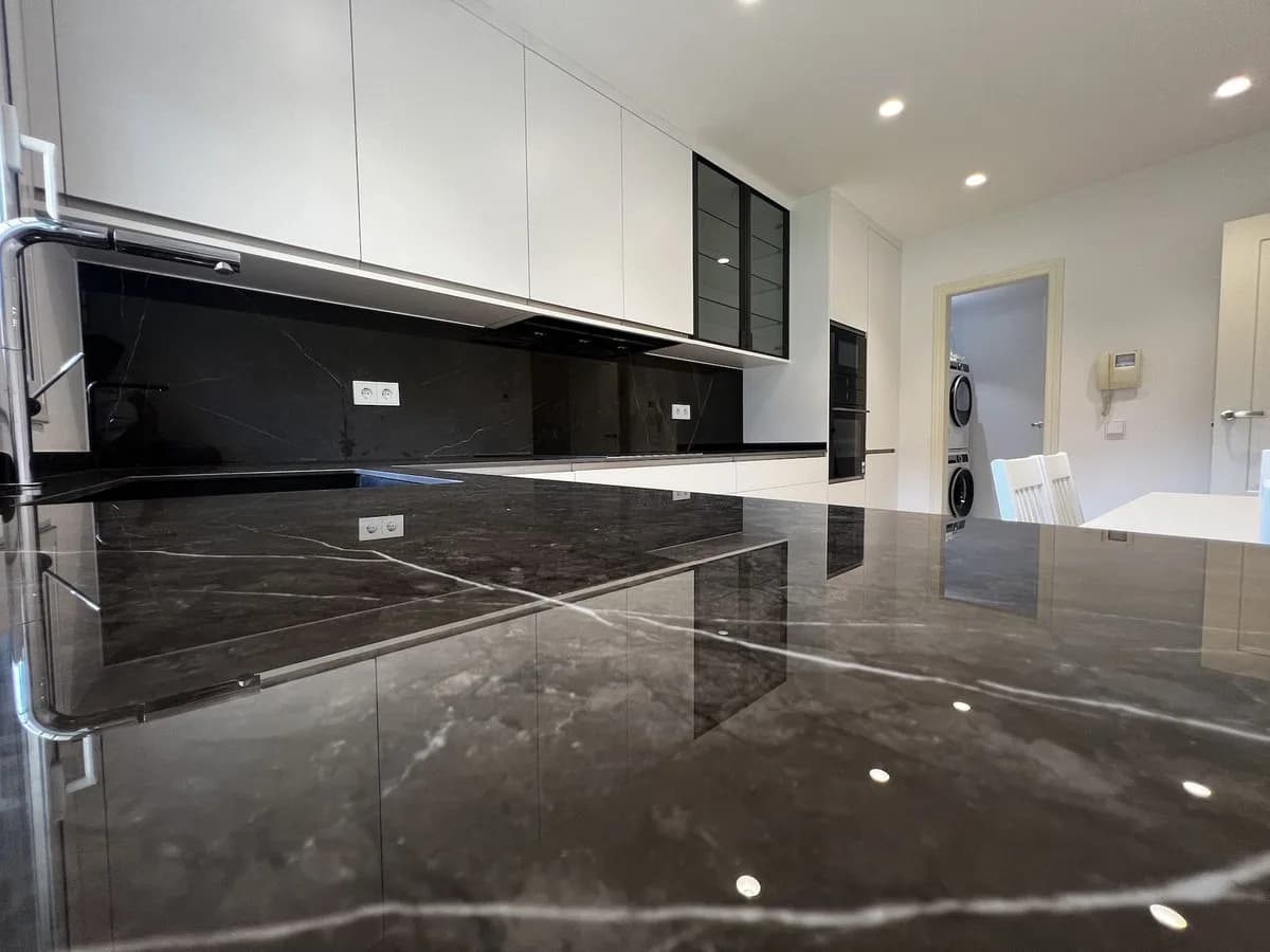4 Bedroom Townhouse for Sale in Estepona, Málaga - Image 6