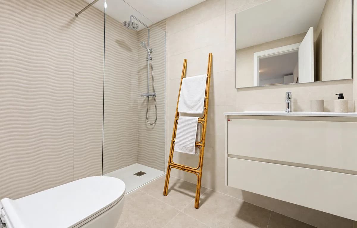 2 Bedroom Ground Floor Apartment for Sale in Casares Playa, Málaga - Image 9